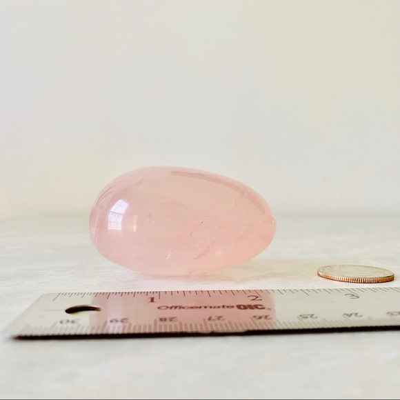 5.08oz Rose Quartz Madagascar FreeForm Palmstone - Picture 7 of 7